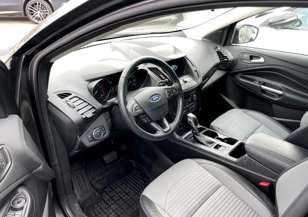 Ford Escape cena 64900 przebieg: 110000, rok produkcji 2019 z Poniec małe 106
